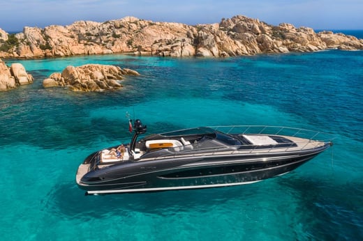 2021 Vanquish yacht 08
